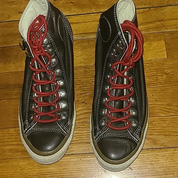 Sneakers - Picture 2 of 5